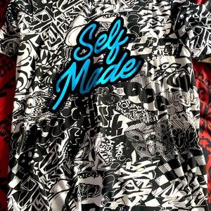 Medium, soft texture embroidery, oversize styled